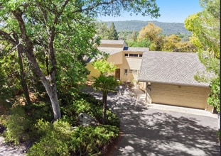 6175 View Ridge Dr in Auburn, CA - Building Photo - Building Photo