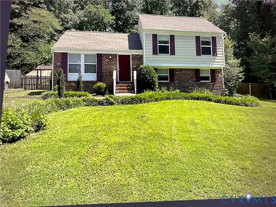 9406 Broad Meadows Rd in Glen Allen, VA - Building Photo