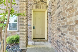 162 Madisons Way in Buda, TX - Foto de edificio - Building Photo