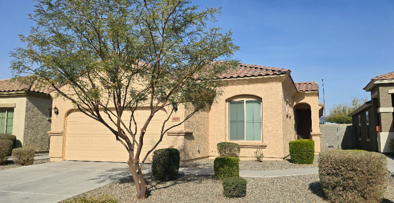 8878 W Cameron Dr in Peoria, AZ - Building Photo