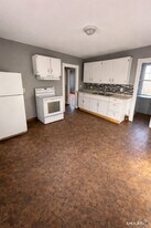 484 Waterville St in Waterbury, CT - Building Photo