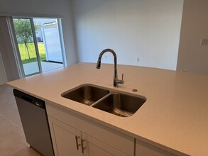 8717 Winter Breeze Wy in Sarasota, FL - Building Photo - Building Photo