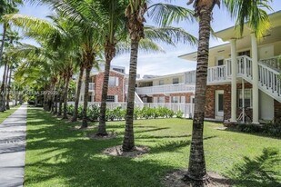 100 Sunrise Dr in Miami, FL - Building Photo
