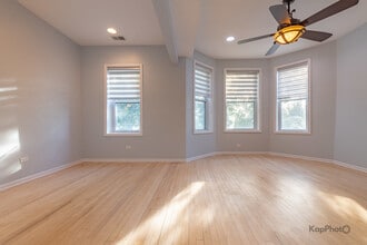 3328 S Emerald Ave in Chicago, IL - Building Photo - Building Photo