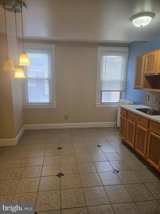 5345 W Berks St in Philadelphia, PA - Building Photo