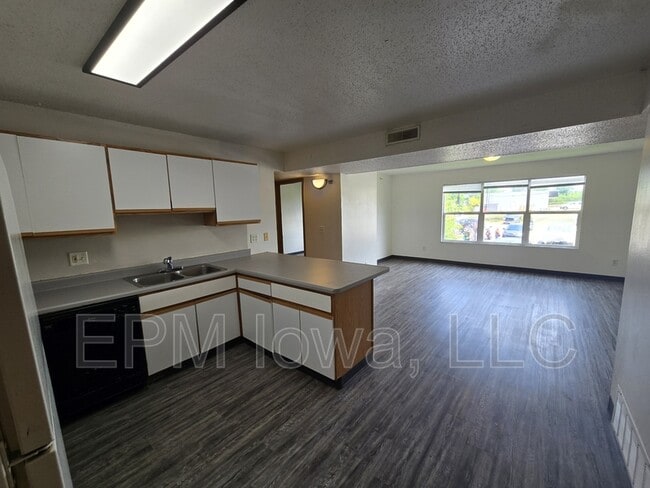 60 Miller Ave SW in Cedar Rapids, IA - Building Photo - Building Photo