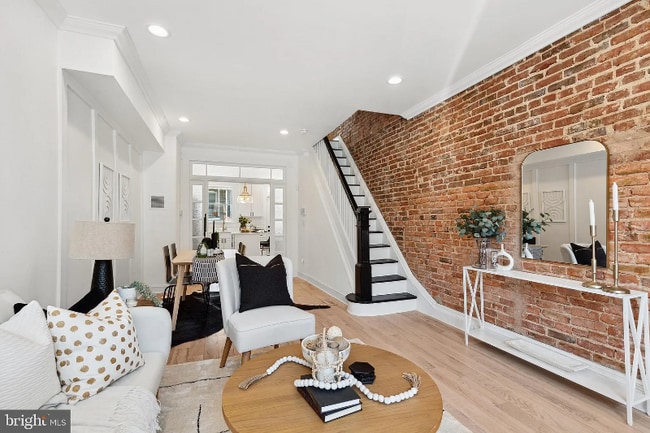 property at 432 S Robinson St