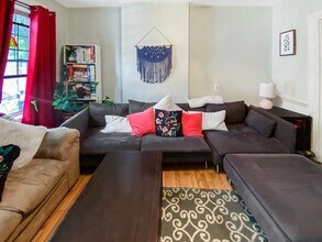 363 W 3rd St, Unit 1 in Boston, MA - Building Photo - Building Photo