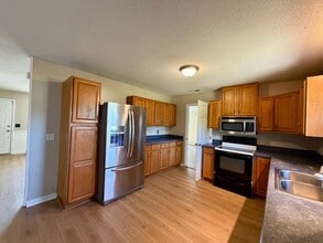 3275 Daly St in Dalzell, SC - Building Photo - Building Photo