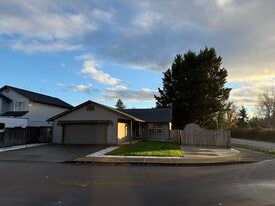 13001 NE 89th St in Vancouver, WA - Building Photo