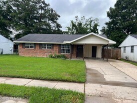 104 Sorority Dr, Unit 3 in Lafayette, LA - Building Photo