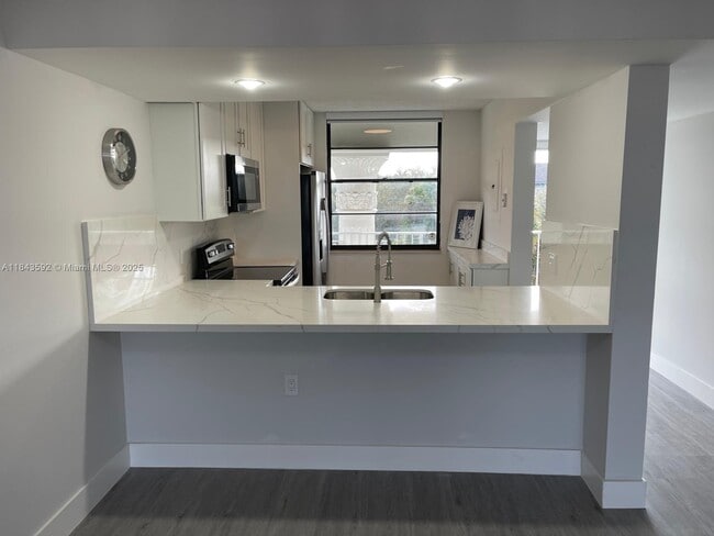 property at 1508 Whitehall Dr