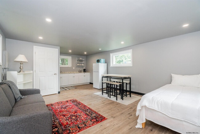38.5 Madison St in Saratoga Springs, NY - Building Photo - Building Photo