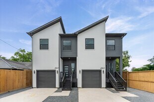 3135 Crane St in Houston, TX - Building Photo