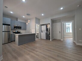 423 W Belden Ave, Unit 1 in Chicago, IL - Building Photo