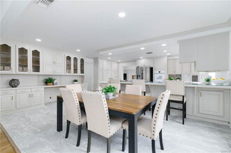 162 Acacia Ave in Monrovia, CA - Building Photo - Building Photo