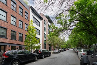 565 Carroll St in Brooklyn, NY - Foto de edificio - Building Photo