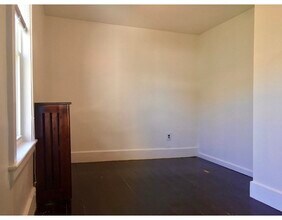 28 FOREST St-Unit -2 in Watertown, MA - Building Photo - Building Photo