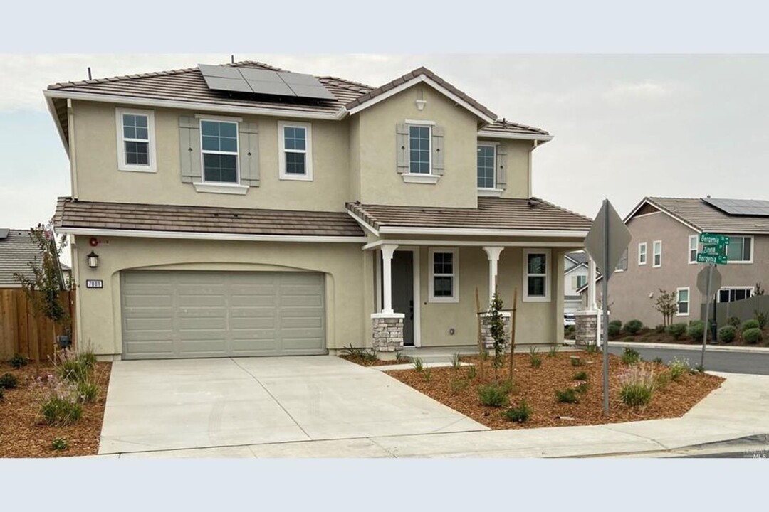 7001 Bergenia Ct in Vacaville, CA - Building Photo