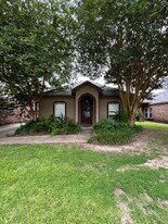 5555 Ducros Dr in Baton Rouge, LA - Building Photo