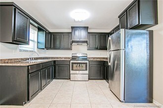 10 Taxco Ct in Edinburg, TX - Building Photo - Building Photo