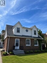 46 Plains Rd E in Burlington, ON - Building Photo