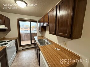 2052 15th St N in St. Cloud, MN - Building Photo - Building Photo