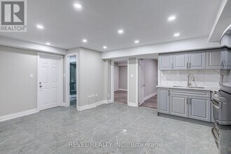 1238 Playter Pl in Oakville, ON - Building Photo - Building Photo