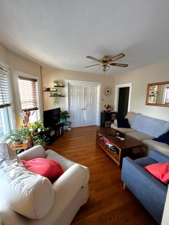 27 Ibbetson St, Unit 3 in Somerville, MA - Building Photo