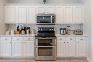 8573 La Isla Dr in Kissimmee, FL - Building Photo