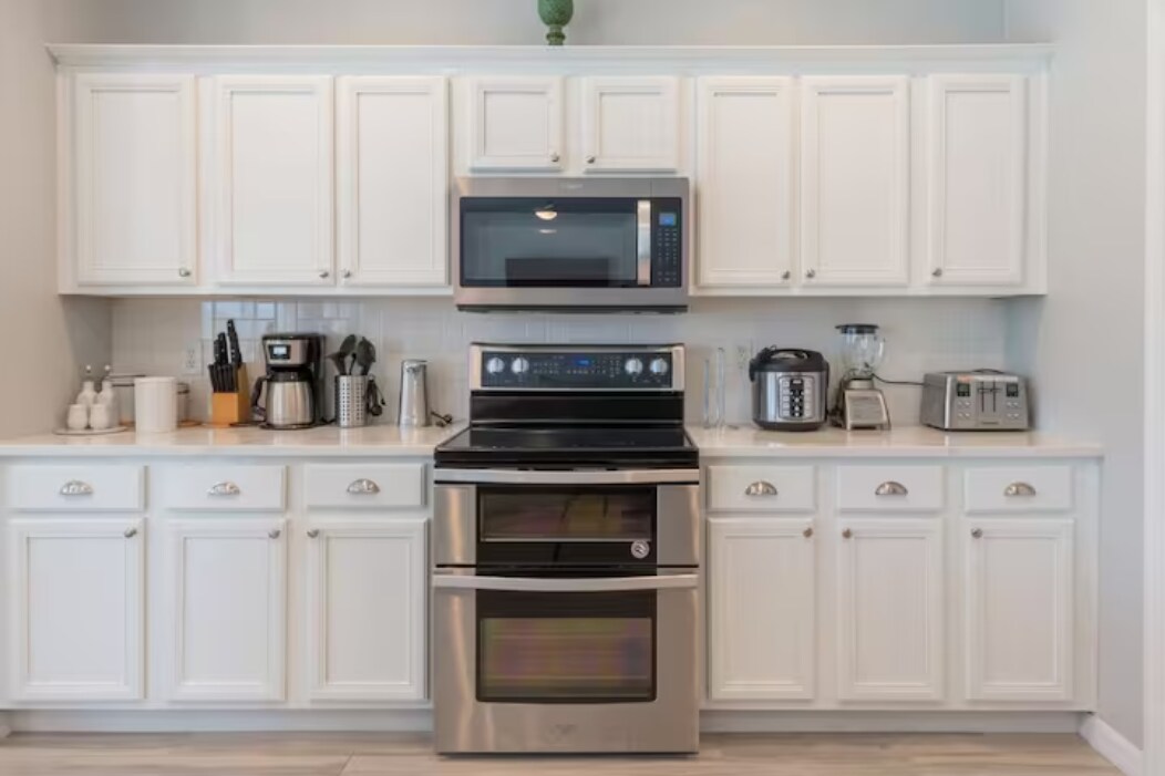 8573 La Isla Dr in Kissimmee, FL - Building Photo