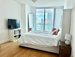 350 S Miami Ave, Unit 3501 in Miami, FL - Building Photo - Building Photo