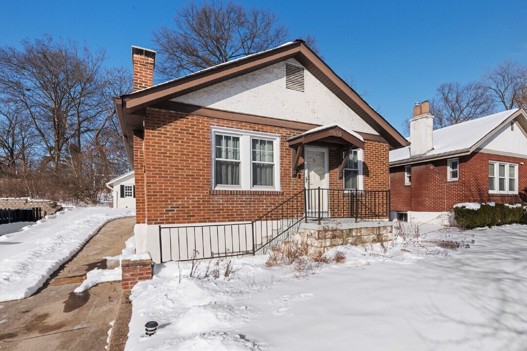 2655 Louis Ave in Brentwood, MO - Building Photo