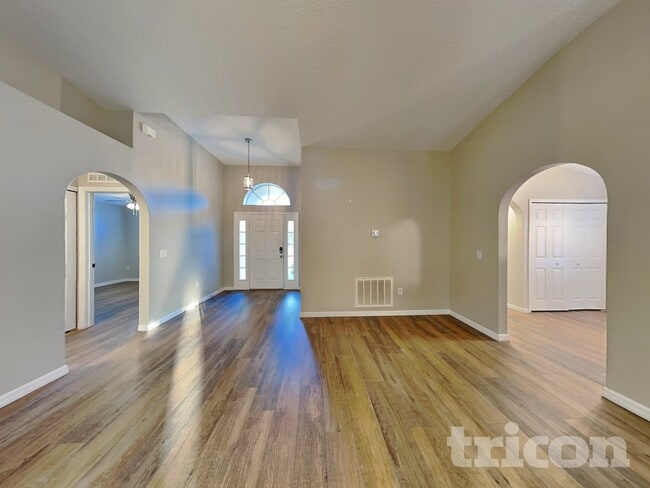 864 Vanderbilt Dr in Eustis, FL - Building Photo - Building Photo