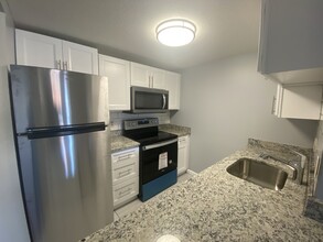 104 Peterborough St in Boston, MA - Building Photo - Building Photo