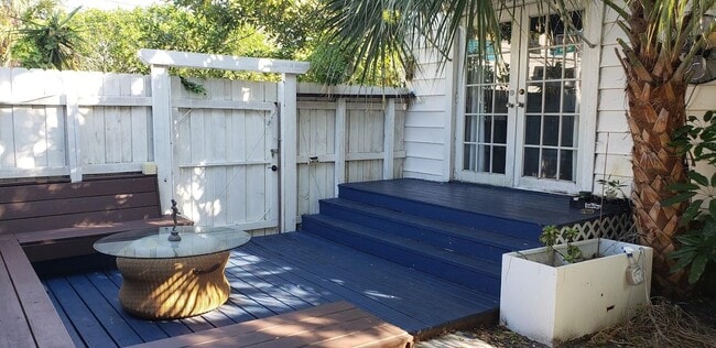 100 NE 5th St in Fort Lauderdale, FL - Building Photo - Building Photo