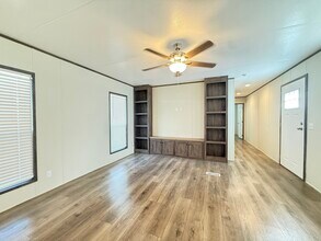 121 Peggy St in Conroe, TX - Building Photo - Building Photo