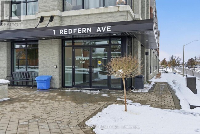 1 Redfern Ave in Hamilton, ON - Building Photo - Building Photo