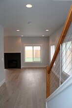 827 NW Victoria Ave in Gresham, OR - Building Photo - Building Photo