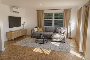 2621 NE 1st St in Pompano Beach, FL - Building Photo