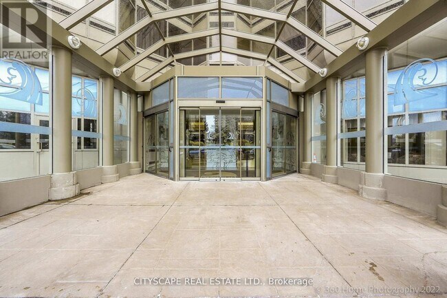 1-1811 Palace Pier Ct in Toronto, ON - Building Photo - Building Photo