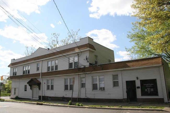 110 Hilton Ave in Union, NJ - Building Photo - Building Photo