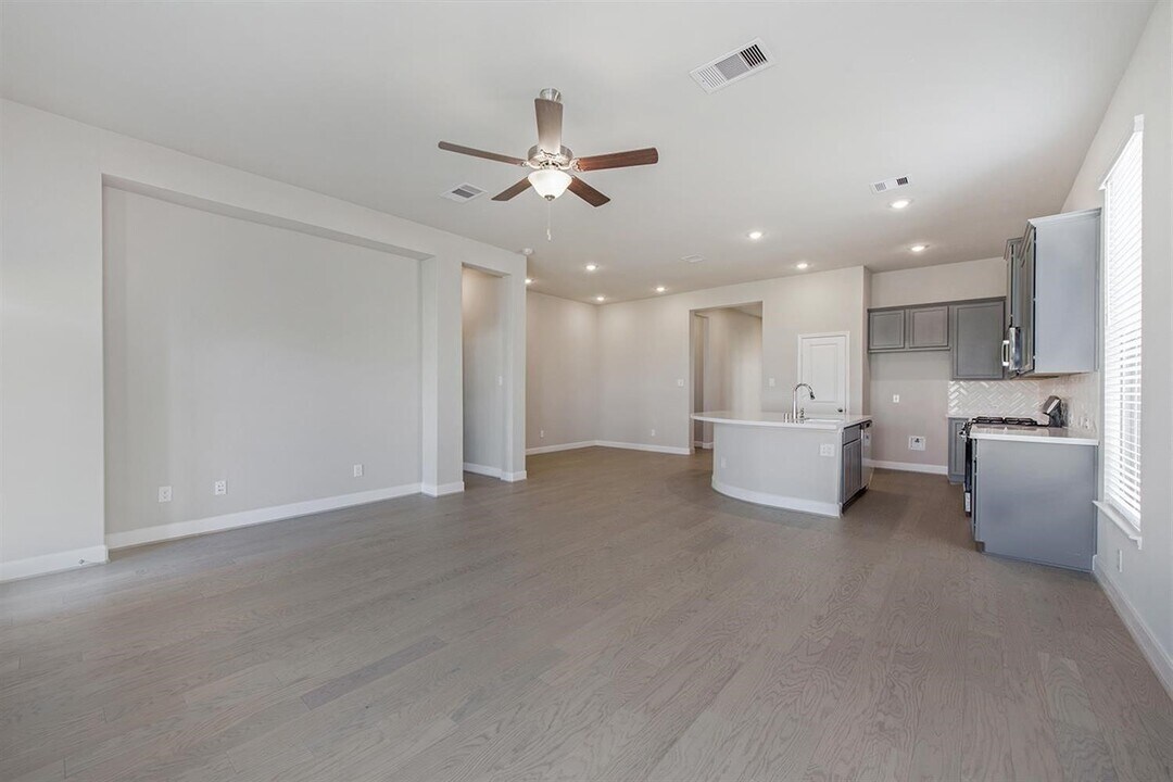 8727 Arbor Trail Dr in Missouri City, TX - Building Photo