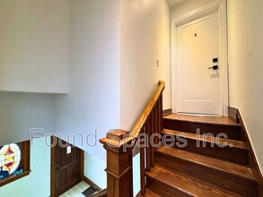 49 Fairholt Rd S in Hamilton, ON - Building Photo - Building Photo