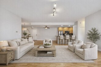 680 N Green St in Chicago, IL - Foto de edificio - Building Photo