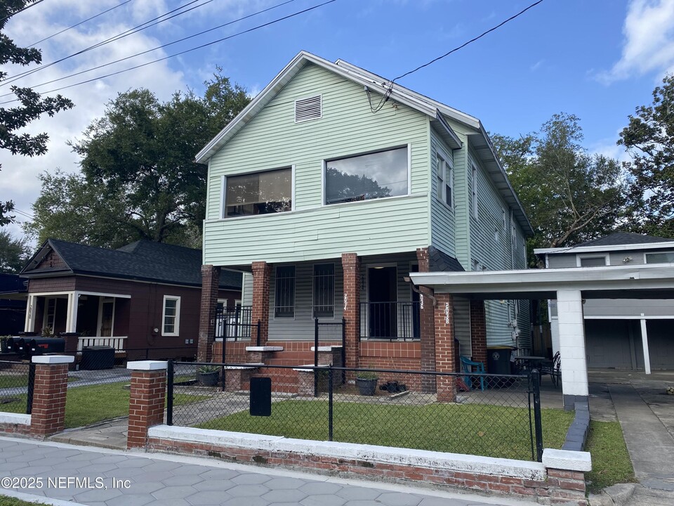 2034 Walnut St in Jacksonville, FL - Building Photo