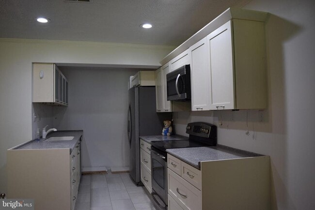 7023 Kelly Rd in Warrenton, VA - Building Photo - Building Photo