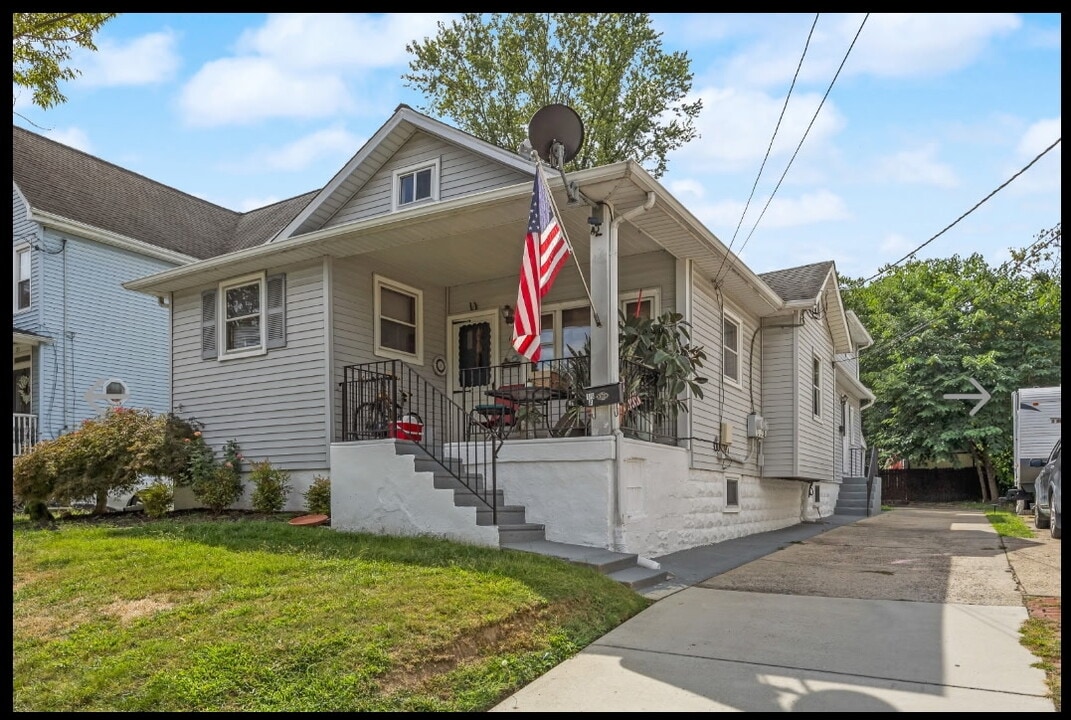 16 Beloit Ave in Audubon, NJ - Building Photo
