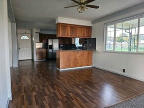 920 W Edison Ave in Sunnyside, WA - Building Photo - Building Photo