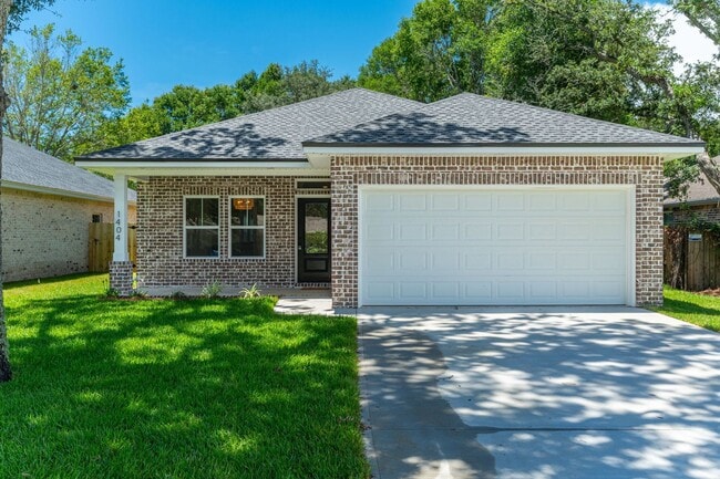 property at 1404 Hickory St
